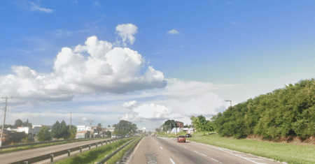 Engavetamento com sete veículos deixa ferido e causa lentidão na SP-101, em Hortolândia