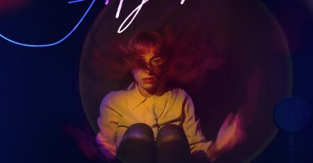 Giulia Blue lança o single “Agora”, exaltando o poder do presente