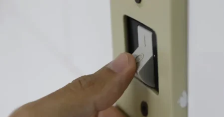 Conta de luz ficará mais cara em junho com bandeira vermelha, alerta Aneel