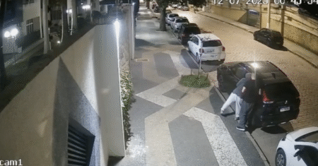 Carro é furtado durante a madrugada em frente a condomínio na Vila Industrial, em Campinas