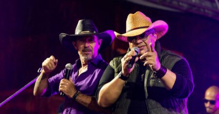 Lucas & Breno se apresentam em Cosmópolis