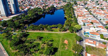 Três vias no Jd. Santa Clara do Lago, em Hortolândia, têm direções invertidas
