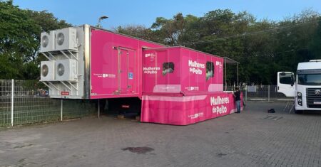 Hortolândia abre campanha Outubro Rosa com carreta de mamografia