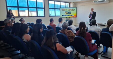 Palestra sobre reforma tributária realizada pela ACIAS