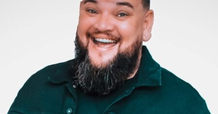 Espetáculo Hortocity Comedy tem apresentação do humorista Rafael Aragão