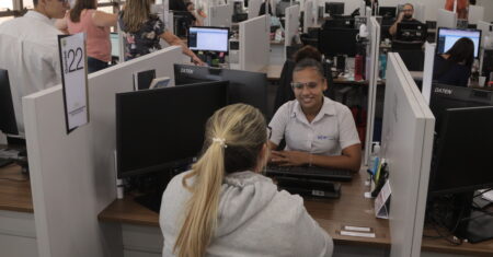 Feirão de Empregabilidade em Campinas tem vagas para produção, cozinha e atendimento