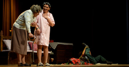 Peça “Esse morto não é meu” usa humor para falar de estereótipos e aparências