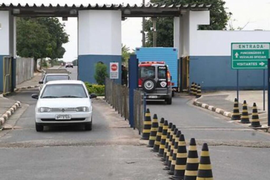 Policiais buscam detentos que presos não retornam da saidinha. Foto: Divulgação/OAB.