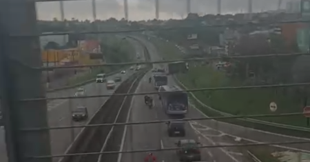 URGENTE: SP-101 interditada em Hortolândia após asfalto ceder e abrir cratera