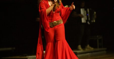 Sofia Brasil realiza show emocionante em instituto da cidade de São Paulo