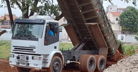 Descarte irregular em Hortolândia gera multa de quase R$ 2 mil a condutor flagrado em área verde