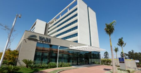 Rede Royal Palm Plaza tem 80 vagas para diversas funções