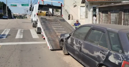 Começa a remoção de veículos e carcaças abandonadas em ruas e avenidas de Hortolândia
