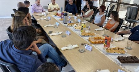Prefeitura acolhe demandas de produtores de pão de queijo de Hortolândia; selo de origem e festival entram na pauta