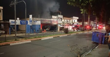 Incêndio Grave Atinge Oficina Mecânica e Interdita Imóvel em Hortolândia