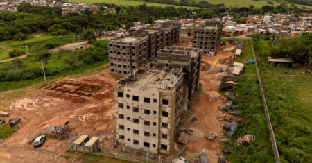 Obras das unidades habitacionais no Monte Sinai em Hortolândia atingem 80% de conclusão; entrega será em outubro