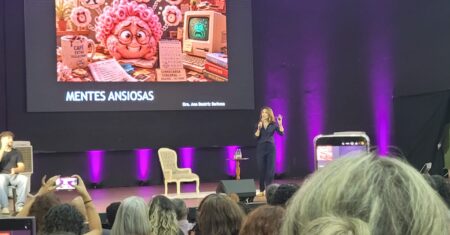 Psiquiatra Ana Beatriz Barbosa orienta servidores de Hortolândia sobre combate à ansiedade e esgotamento