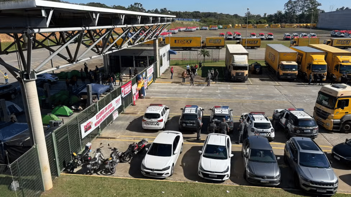 Justiça manda grevistas dos Correios desocuparem centro em Indaiatuba