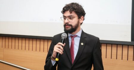 Vini Oliveira é cassado pela Câmara de Campinas por 23 votos
