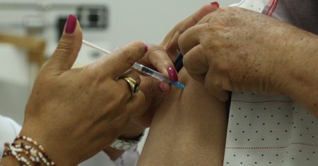 Vírus da gripe circula o ano todo e Hortolândia reforça vacinação