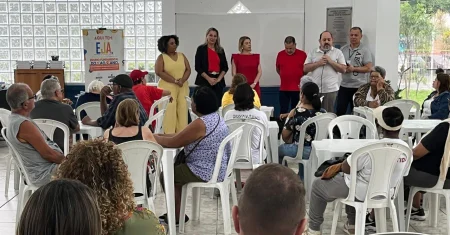 EJA para idosos em Hortolândia inicia turma com 18 alunos no CCMI