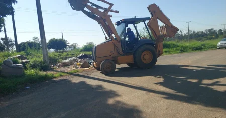Hortolândia retira lixo e entulho descartados irregularmente em três bairros